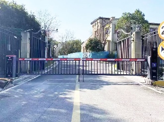 小区空降道闸