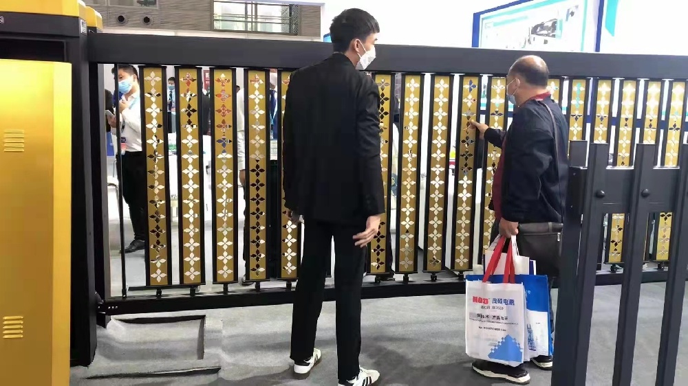 智能屏风道闸：让城市出入口管理更智能、更安全-驰安科技