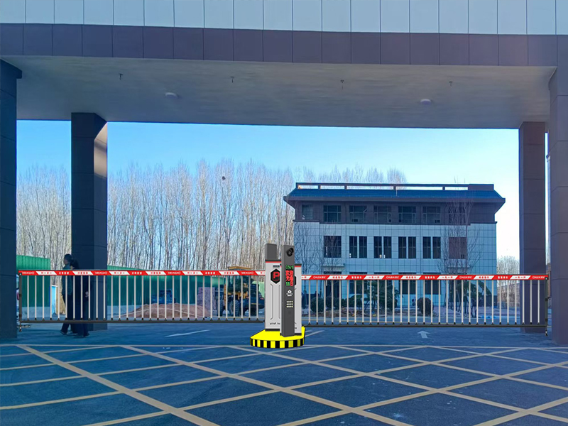 工业园空降道闸.jpg